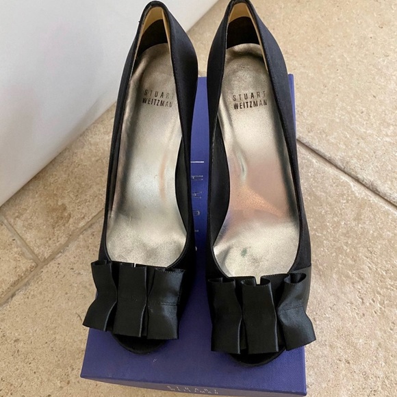 Stewart Weitzman Gigiritz Satin Pump - Picture 4 of 5